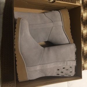 Seal color Ugg boots